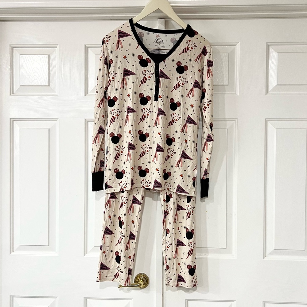 Magical Mamas | Bamboo 2pcs Set Mickey Print “Happy New Year” Festive Pajamas